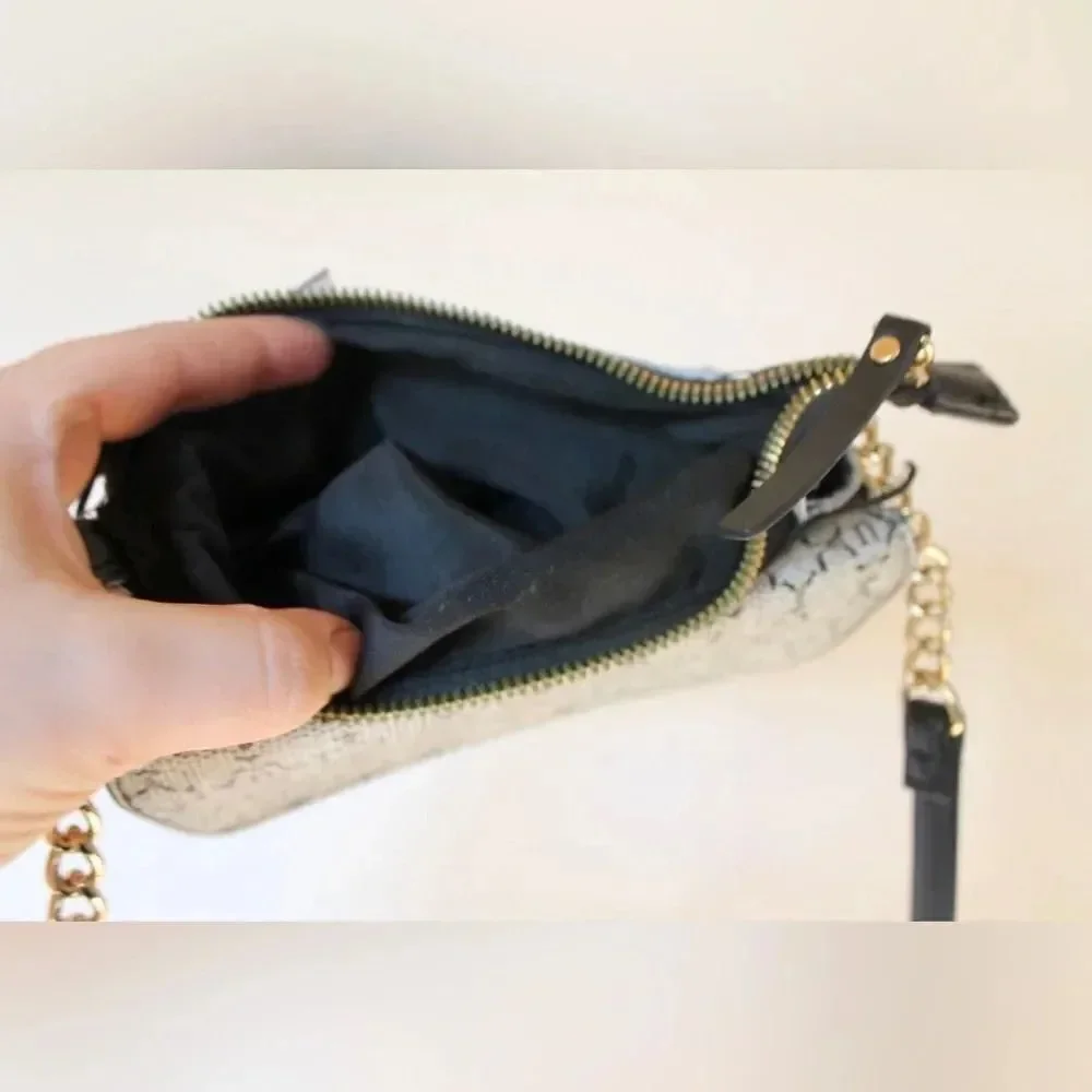 ✨ Nanette Lepore  | Vegan Leather Crossbody - Picture 4 of 7